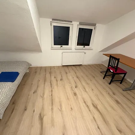 Cozy Close To Station Homestay Stuttgart